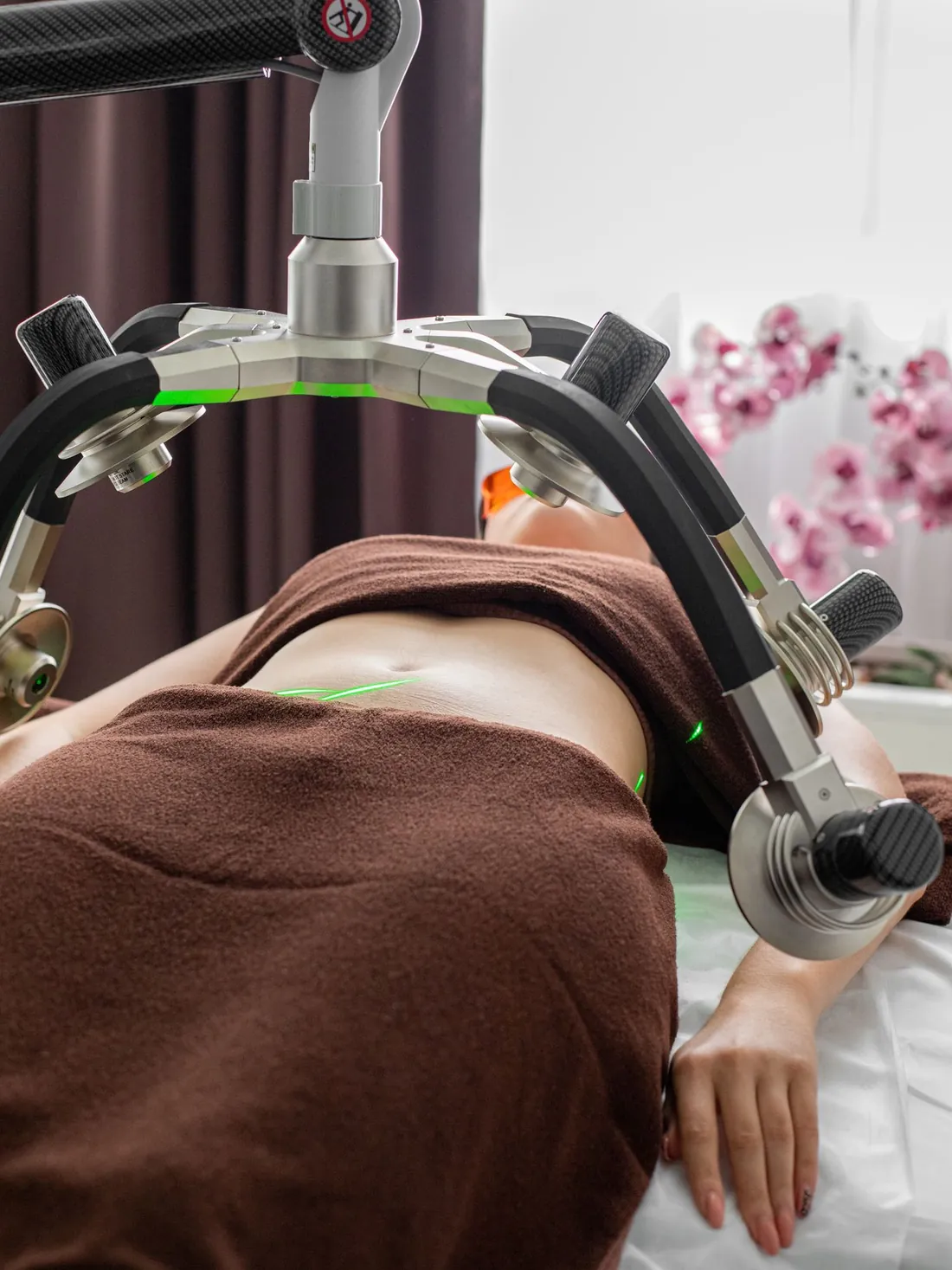 Tratamiento estético corporal no invasivo de moldeamiento en Medical House Spa